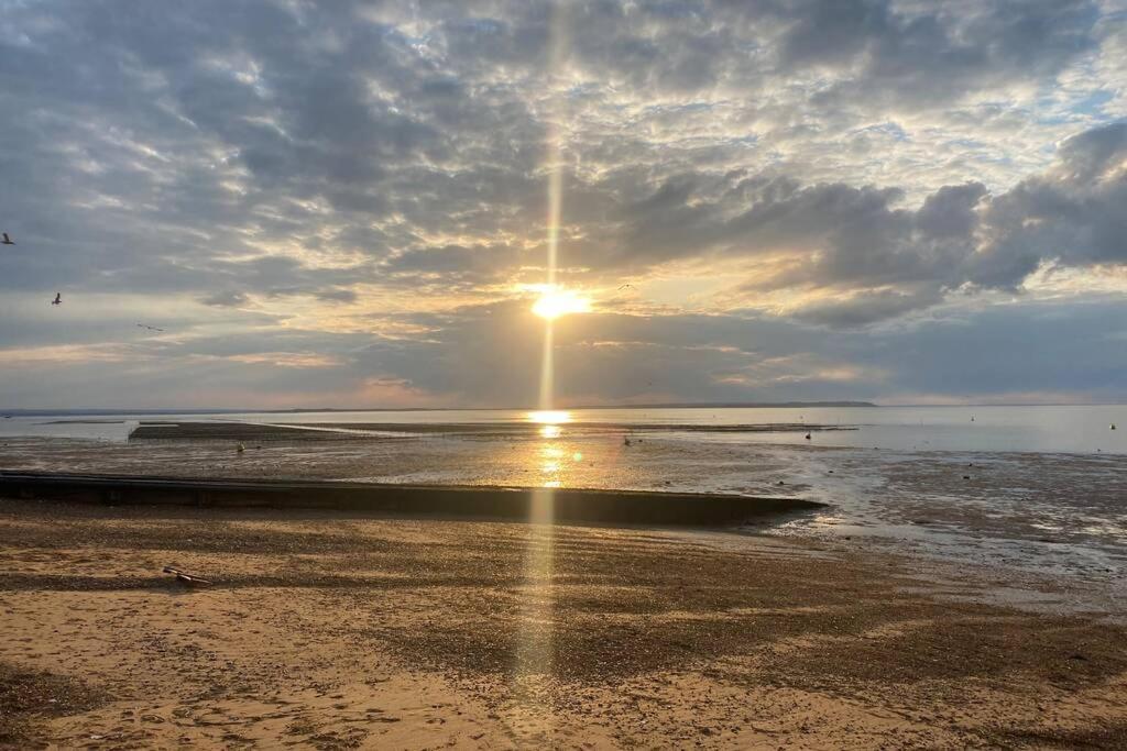 The Yellow Door Whitstable - Peaceful Retreat Close To Beach エクステリア 写真